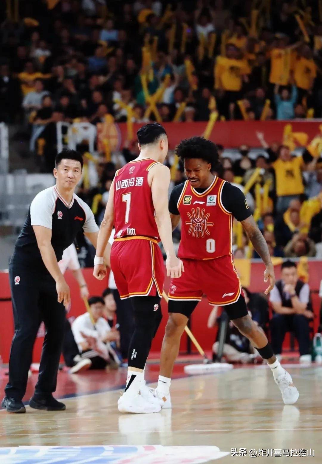 包含广东宏远遭遇四连败，山西队逆袭夺胜的词条